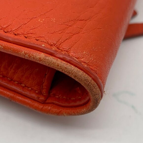 Tory Burch Orange Leather Britten Smartphone Wristlet - Picture 7 of 10